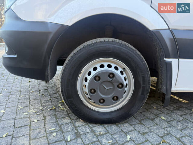 Белый Мерседес Sprinter, объемом двигателя 3 л и пробегом 312 тыс. км за 63800 $, фото 45 на Automoto.ua