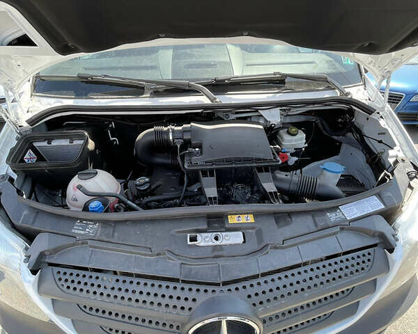 Белый Мерседес Sprinter, объемом двигателя 2.99 л и пробегом 199 тыс. км за 35000 $, фото 9 на Automoto.ua