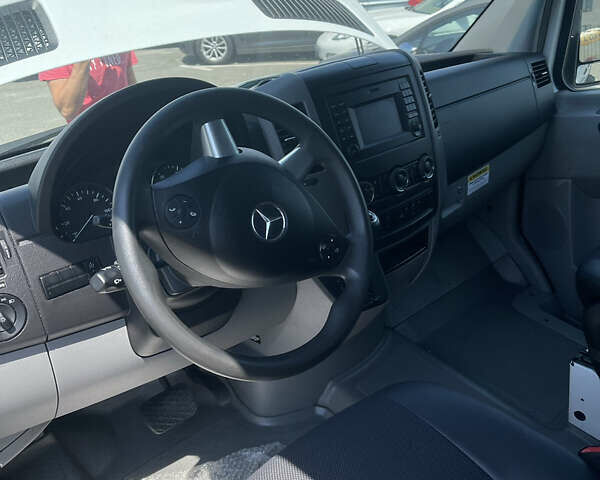 Белый Мерседес Sprinter, объемом двигателя 2.99 л и пробегом 199 тыс. км за 35000 $, фото 10 на Automoto.ua