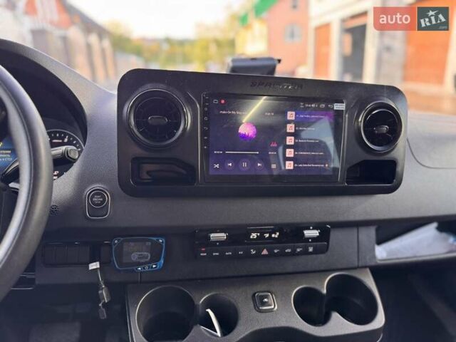Белый Мерседес Sprinter, объемом двигателя 2.99 л и пробегом 40 тыс. км за 77500 $, фото 4 на Automoto.ua