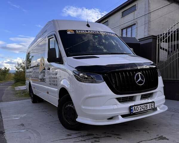 Белый Мерседес Sprinter, объемом двигателя 2.99 л и пробегом 40 тыс. км за 77500 $, фото 2 на Automoto.ua