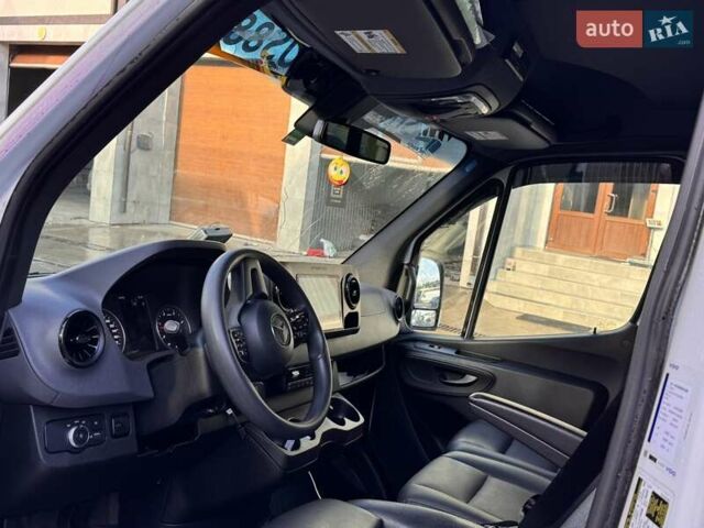 Белый Мерседес Sprinter, объемом двигателя 2.99 л и пробегом 40 тыс. км за 77500 $, фото 25 на Automoto.ua