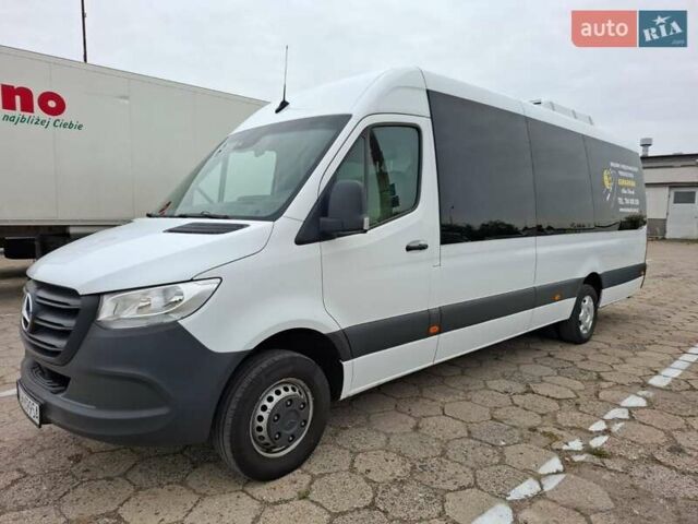 Белый Мерседес Sprinter, объемом двигателя 3 л и пробегом 331 тыс. км за 93800 $, фото 1 на Automoto.ua