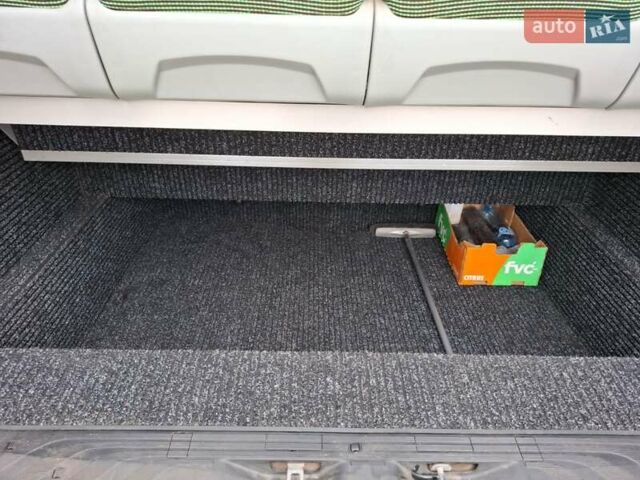 Белый Мерседес Sprinter, объемом двигателя 3 л и пробегом 331 тыс. км за 93800 $, фото 13 на Automoto.ua