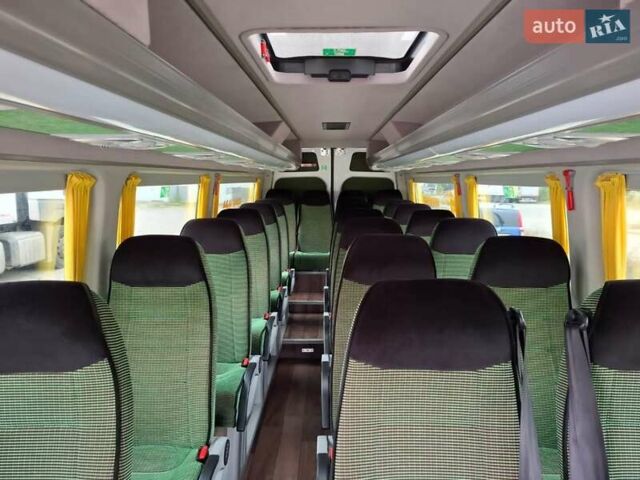 Белый Мерседес Sprinter, объемом двигателя 3 л и пробегом 331 тыс. км за 93800 $, фото 12 на Automoto.ua