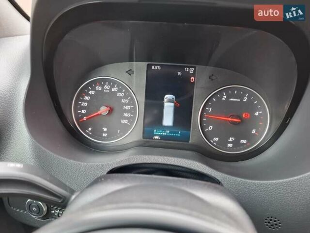 Белый Мерседес Sprinter, объемом двигателя 3 л и пробегом 331 тыс. км за 93800 $, фото 14 на Automoto.ua