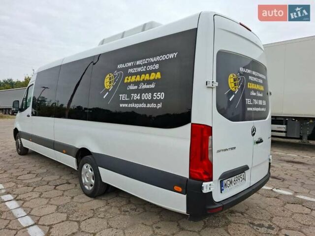 Белый Мерседес Sprinter, объемом двигателя 3 л и пробегом 331 тыс. км за 93800 $, фото 5 на Automoto.ua