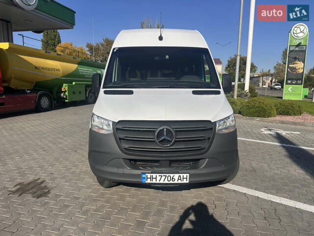 Белый Мерседес Sprinter, объемом двигателя 2.14 л и пробегом 73 тыс. км за 58500 $, фото 4 на Automoto.ua