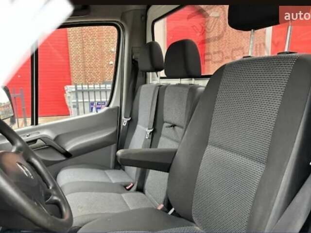 Белый Мерседес Sprinter, объемом двигателя 3 л и пробегом 280 тыс. км за 32500 $, фото 13 на Automoto.ua