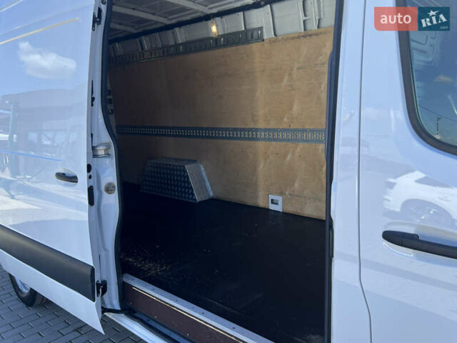 Белый Мерседес Sprinter, объемом двигателя 2 л и пробегом 264 тыс. км за 26565 $, фото 19 на Automoto.ua