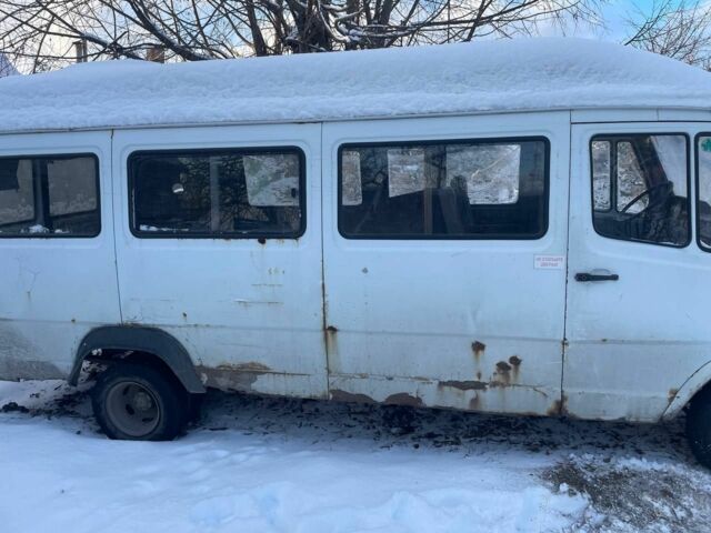 Белый Мерседес Sprinter, объемом двигателя 2.9 л и пробегом 200 тыс. км за 1600 $, фото 2 на Automoto.ua