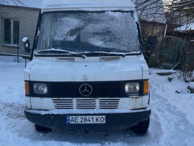Белый Мерседес Sprinter, объемом двигателя 2.9 л и пробегом 200 тыс. км за 1600 $, фото 1 на Automoto.ua