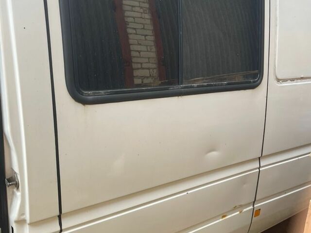 Белый Мерседес Sprinter, объемом двигателя 2.87 л и пробегом 380 тыс. км за 3800 $, фото 3 на Automoto.ua