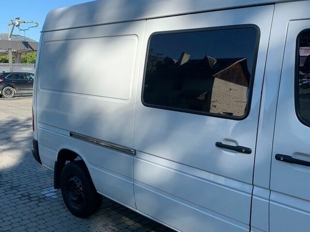 Белый Мерседес Sprinter, объемом двигателя 2.15 л и пробегом 652 тыс. км за 7800 $, фото 3 на Automoto.ua