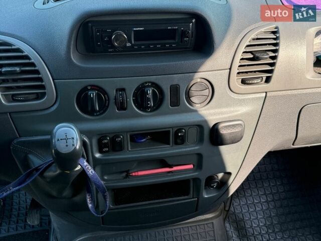 Белый Мерседес Sprinter, объемом двигателя 2.69 л и пробегом 617 тыс. км за 13500 $, фото 6 на Automoto.ua