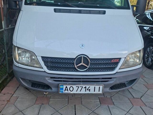 Белый Мерседес Sprinter, объемом двигателя 2.69 л и пробегом 440 тыс. км за 10500 $, фото 5 на Automoto.ua