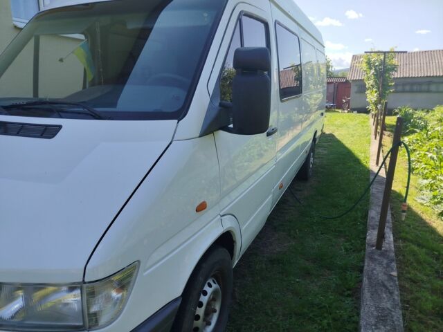 Белый Мерседес Sprinter, объемом двигателя 2.9 л и пробегом 446 тыс. км за 9500 $, фото 3 на Automoto.ua