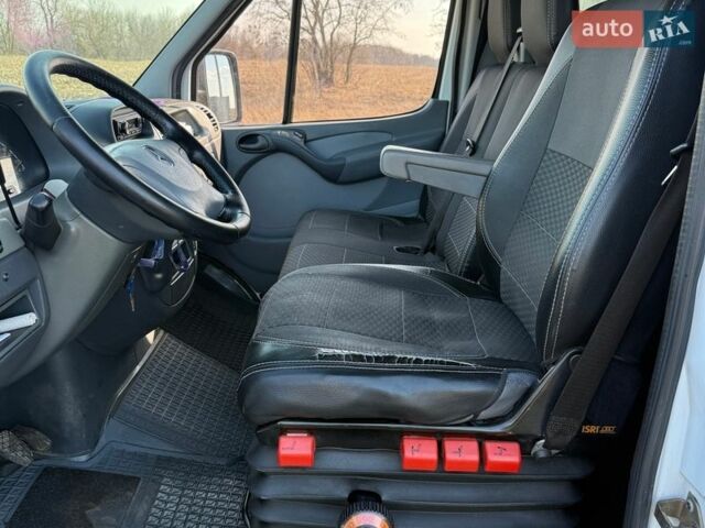 Белый Мерседес Sprinter, объемом двигателя 2.69 л и пробегом 617 тыс. км за 13500 $, фото 5 на Automoto.ua