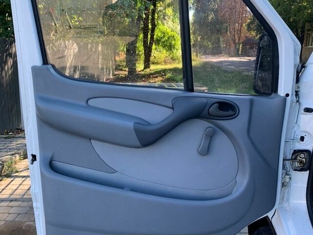 Белый Мерседес Sprinter, объемом двигателя 2.15 л и пробегом 652 тыс. км за 7800 $, фото 13 на Automoto.ua