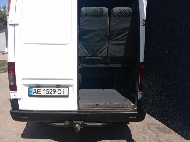 Белый Мерседес Sprinter, объемом двигателя 2.7 л и пробегом 450 тыс. км за 8989 $, фото 5 на Automoto.ua