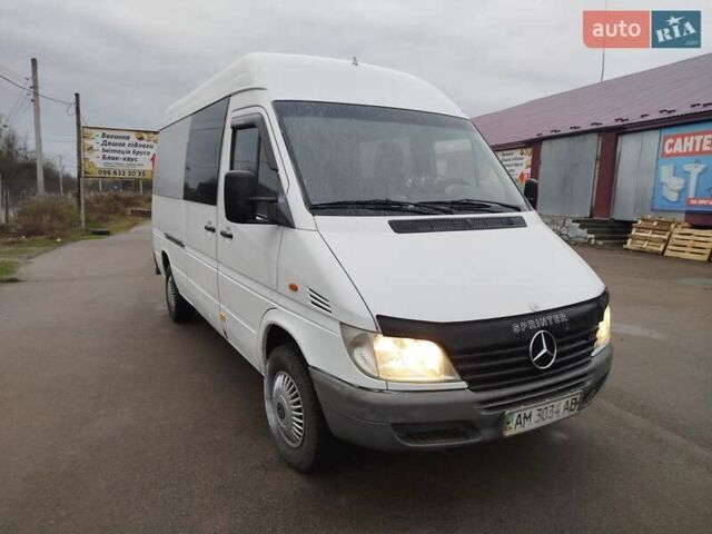 Белый Мерседес Sprinter, объемом двигателя 2.2 л и пробегом 193 тыс. км за 5999 $, фото 4 на Automoto.ua