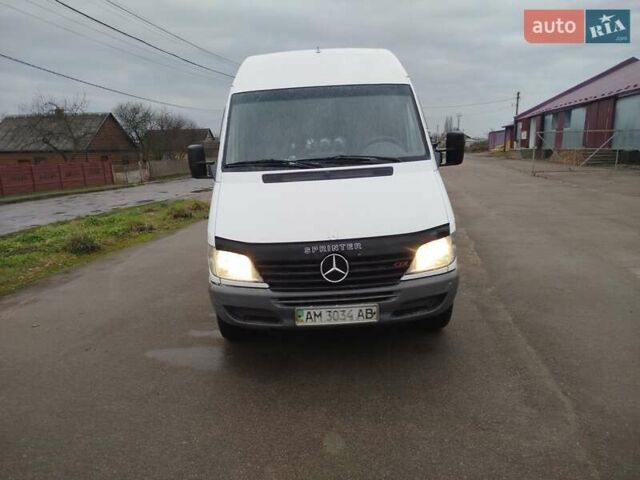 Белый Мерседес Sprinter, объемом двигателя 2.2 л и пробегом 193 тыс. км за 5999 $, фото 52 на Automoto.ua