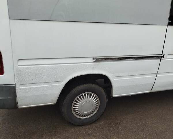 Белый Мерседес Sprinter, объемом двигателя 2.2 л и пробегом 193 тыс. км за 5999 $, фото 24 на Automoto.ua