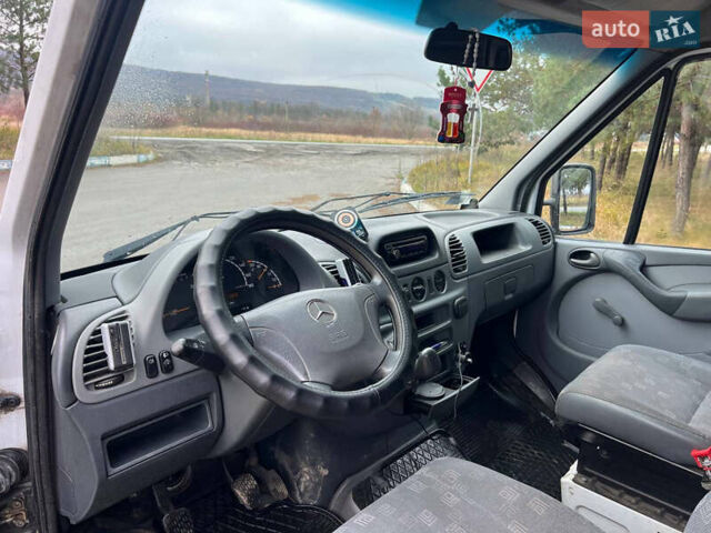 Белый Мерседес Sprinter, объемом двигателя 2.15 л и пробегом 370 тыс. км за 5900 $, фото 7 на Automoto.ua