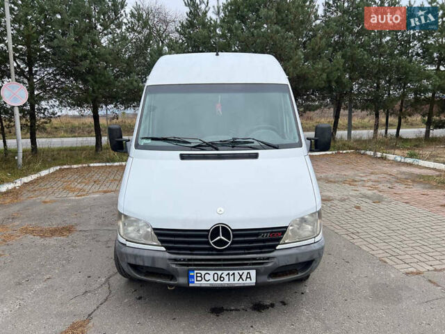 Белый Мерседес Sprinter, объемом двигателя 2.15 л и пробегом 370 тыс. км за 5900 $, фото 1 на Automoto.ua