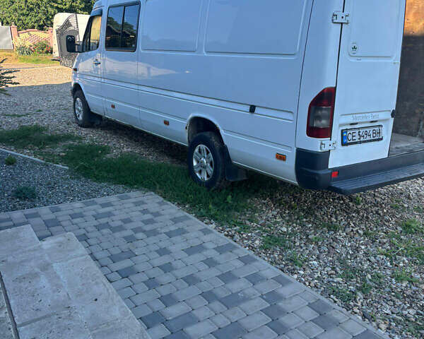 Белый Мерседес Sprinter, объемом двигателя 2.15 л и пробегом 500 тыс. км за 7500 $, фото 4 на Automoto.ua