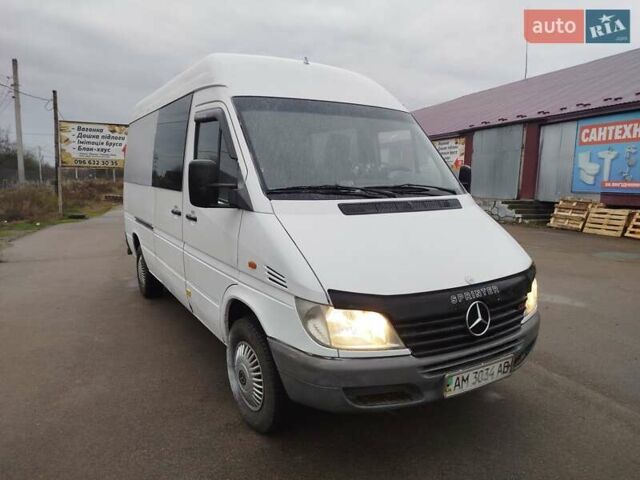 Белый Мерседес Sprinter, объемом двигателя 2.2 л и пробегом 193 тыс. км за 5999 $, фото 1 на Automoto.ua
