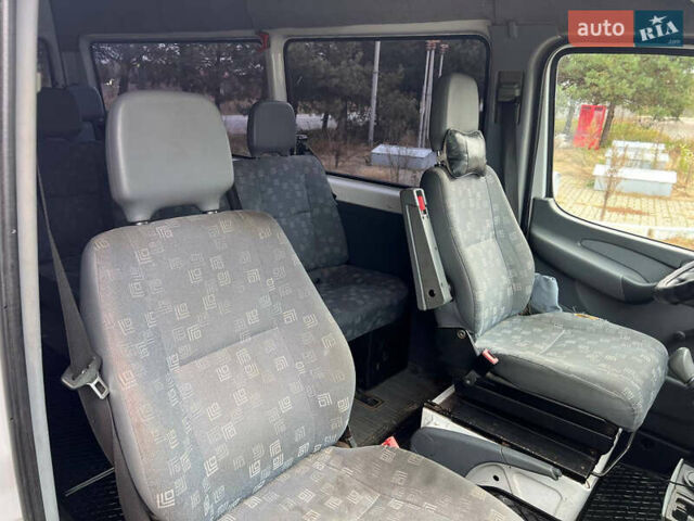 Белый Мерседес Sprinter, объемом двигателя 2.15 л и пробегом 370 тыс. км за 5900 $, фото 10 на Automoto.ua