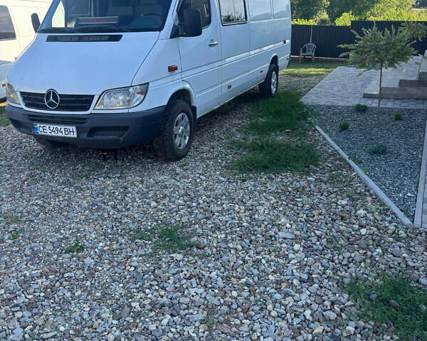 Белый Мерседес Sprinter, объемом двигателя 2.15 л и пробегом 500 тыс. км за 7500 $, фото 2 на Automoto.ua
