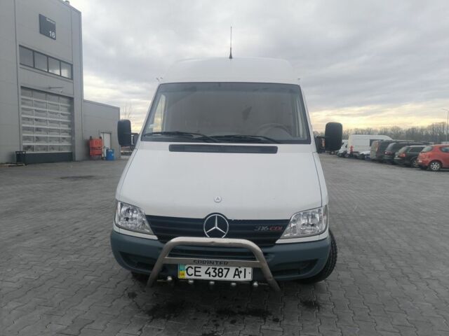 Белый Мерседес Sprinter, объемом двигателя 2.7 л и пробегом 330 тыс. км за 12000 $, фото 10 на Automoto.ua