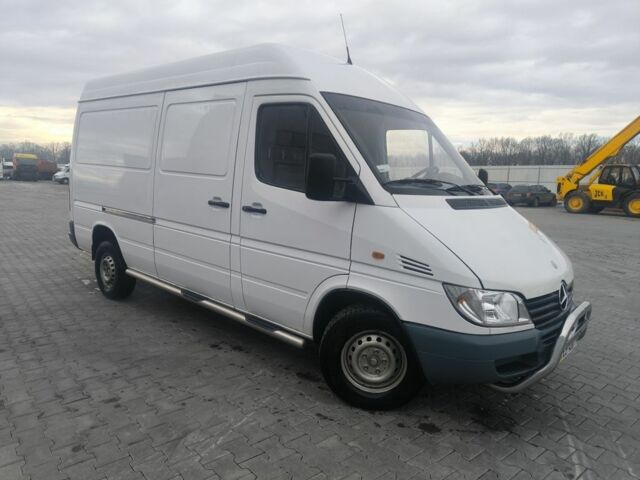 Белый Мерседес Sprinter, объемом двигателя 2.7 л и пробегом 330 тыс. км за 12000 $, фото 9 на Automoto.ua