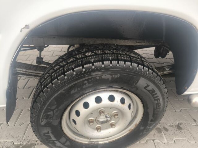 Белый Мерседес Sprinter, объемом двигателя 2.7 л и пробегом 330 тыс. км за 12000 $, фото 7 на Automoto.ua