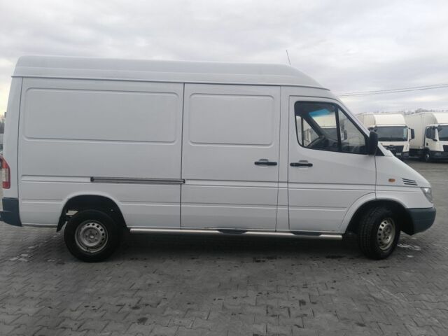 Белый Мерседес Sprinter, объемом двигателя 2.7 л и пробегом 330 тыс. км за 12000 $, фото 5 на Automoto.ua