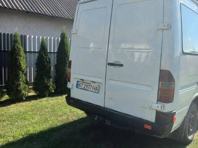 Белый Мерседес Sprinter, объемом двигателя 2.15 л и пробегом 490 тыс. км за 6700 $, фото 5 на Automoto.ua