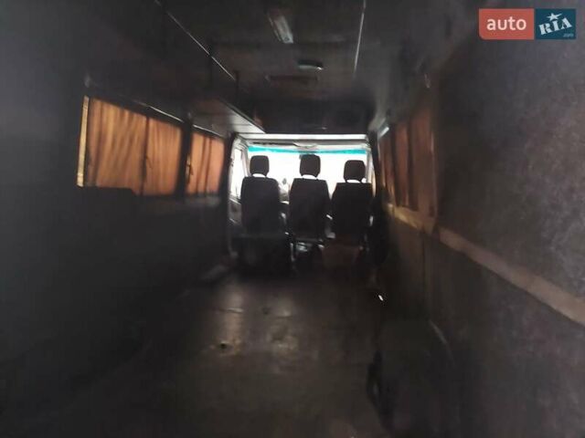 Белый Мерседес Sprinter, объемом двигателя 2.69 л и пробегом 300 тыс. км за 7300 $, фото 6 на Automoto.ua
