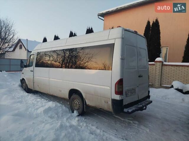 Белый Мерседес Sprinter, объемом двигателя 2.69 л и пробегом 300 тыс. км за 7300 $, фото 1 на Automoto.ua