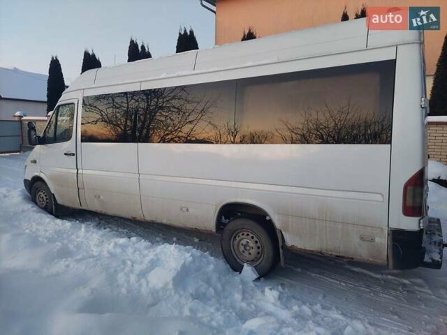 Белый Мерседес Sprinter, объемом двигателя 2.69 л и пробегом 300 тыс. км за 7300 $, фото 2 на Automoto.ua