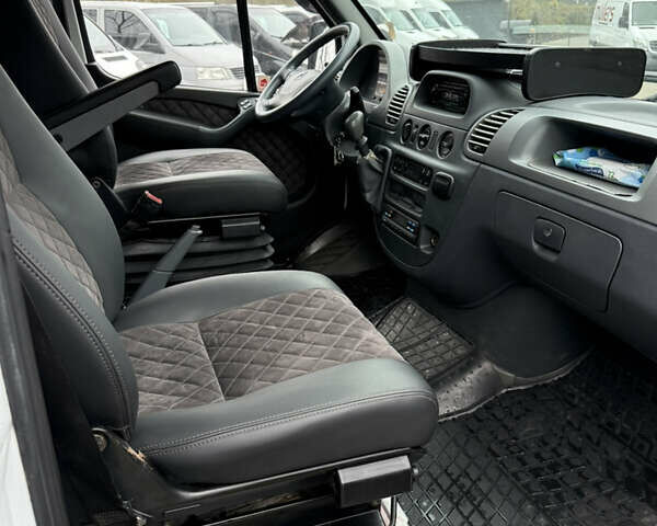 Білий Мерседес Sprinter, об'ємом двигуна 2.69 л та пробігом 600 тис. км за 12700 $, фото 9 на Automoto.ua