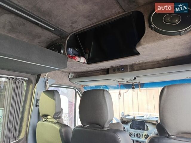 Белый Мерседес Sprinter, объемом двигателя 2.15 л и пробегом 390 тыс. км за 8800 $, фото 13 на Automoto.ua