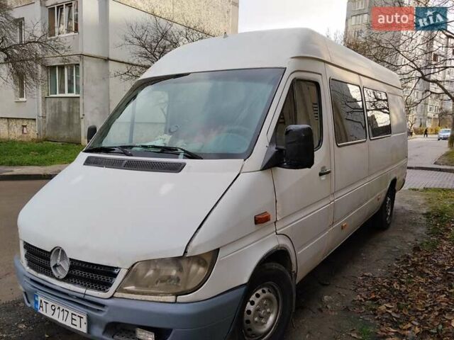 Белый Мерседес Sprinter, объемом двигателя 2.15 л и пробегом 802 тыс. км за 5800 $, фото 3 на Automoto.ua