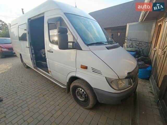 Белый Мерседес Sprinter, объемом двигателя 2.15 л и пробегом 390 тыс. км за 8800 $, фото 8 на Automoto.ua