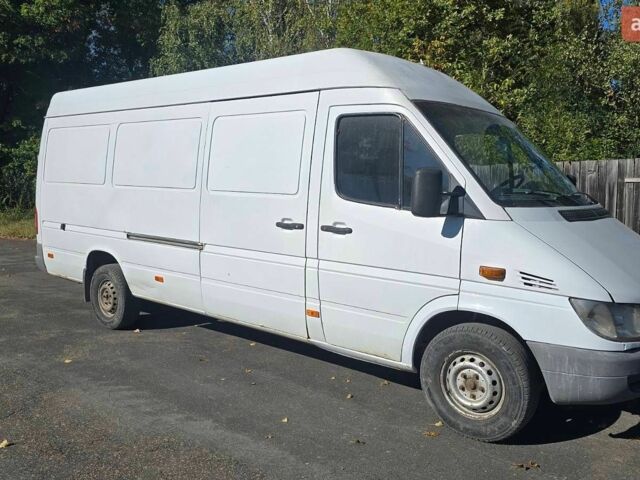 Белый Мерседес Sprinter, объемом двигателя 2.2 л и пробегом 530 тыс. км за 8300 $, фото 4 на Automoto.ua