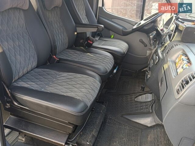 Белый Мерседес Sprinter, объемом двигателя 2.15 л и пробегом 390 тыс. км за 8800 $, фото 6 на Automoto.ua