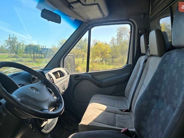 Белый Мерседес Sprinter, объемом двигателя 2.2 л и пробегом 530 тыс. км за 8300 $, фото 18 на Automoto.ua