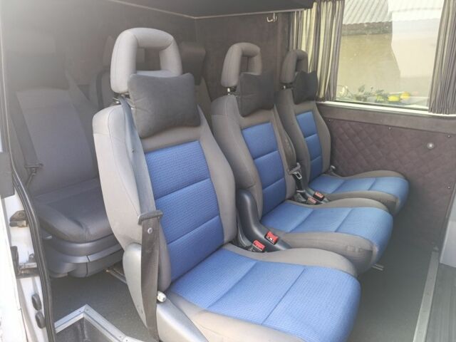 Белый Мерседес Sprinter, объемом двигателя 2.1 л и пробегом 390 тыс. км за 8800 $, фото 4 на Automoto.ua