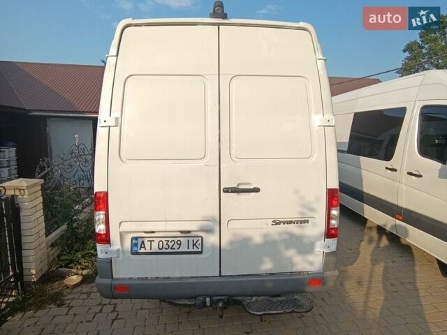 Белый Мерседес Sprinter, объемом двигателя 2.15 л и пробегом 390 тыс. км за 8800 $, фото 9 на Automoto.ua